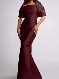 Robe d'invitée de mariage robe de mère de la mariée longue au sol avec perles et cape amovible