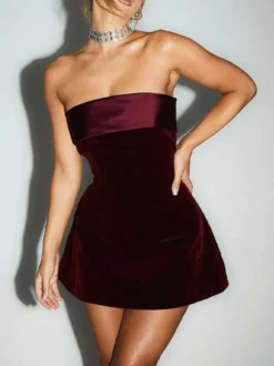 Robe d'été chic bordeaux mini sans manches et bustier pour une soirée en amoureux