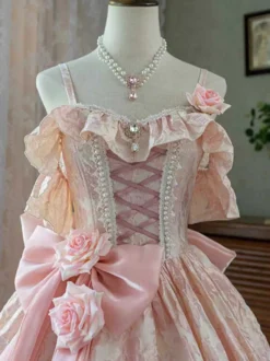 Robe Lolita féerique à spaghetti fleurs violet classique volants épaules dénudées