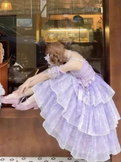 Robe Lolita fée violette à volants multiples et nœuds en dentelle sans manches
