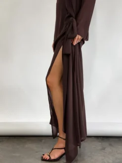 Robe longue en maille transparente à manches longues et fente latérale style cache-maillot pour femme 2026