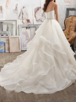 Robe mariée bustier dos nu jupe vaporeuse à traîne Robe de mariée