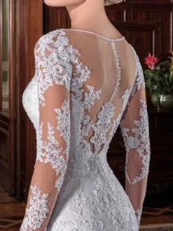 Robe mariée col rond manche longue en dentelle à traîne dos transparant Robe de mariée