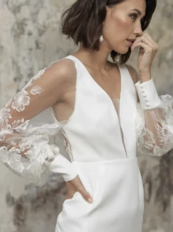 Robe mariée courte blanche en satin col V plongeant manche longue transparent décolleté jupe au dessus de genou Robe de mariage