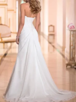 Robe mariée simple col en coeur décolletée à laçage jupe plissée à traîne robe de mariage