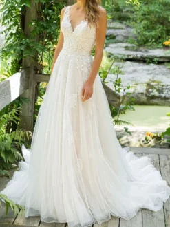 Robe mariée trapèze col V décolleté jupe en tulle à traîne robe de mariage