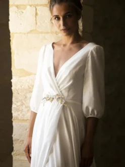 Robe mariée trapèze col V demi-manche longueur au sol dos en V nu jupe fendue robe de mariage
