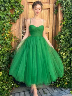 Robe mi-longue trapèze en tulle à décolleté en cœur pour fête d'anniversaire 2026
