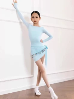 Robes de danse latine bleu ciel clair pour femmes filles et adultes ensemble gainant à manches longues et dentelle. Costumes de danse.