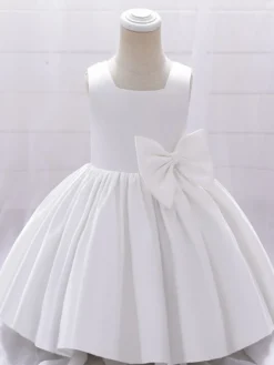 Robes de demoiselle d'honneur blanches robes d'occasion spéciale tissu en satin blanc sans manches col carré robes de demoiselle d'honneur