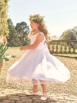 Robes de demoiselle d'honneur blanches en satin blanc sans manches à col bijou