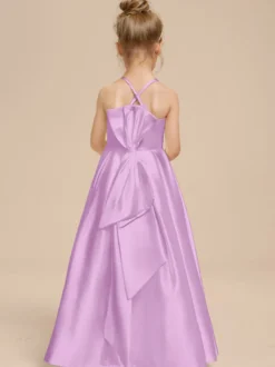 Robes de demoiselle d'honneur blanches en tissu satiné ivoire sans manches à col en V