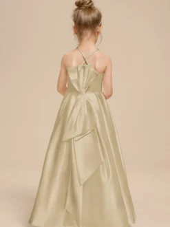 Robes de demoiselle d'honneur blanches en tissu satiné ivoire sans manches à col en V