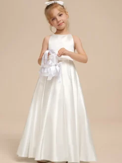 Robes de demoiselle d'honneur blanches en tissu satiné ivoire sans manches à col en V