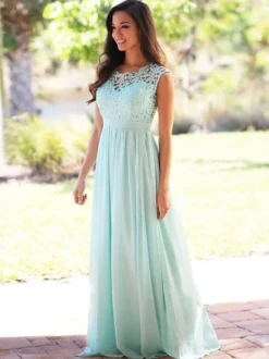 Robes de demoiselle d'honneur rose clair en chiffon col rond en dentelle longueur au sol