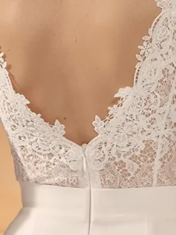 Robes de mariée courtes col bijou manches courtes longueur thé