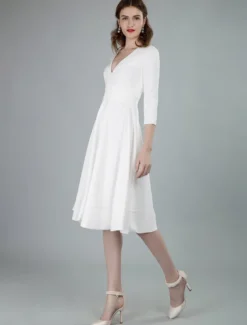 Robes de mariée courtes col en v manches 3/4 longueur longueur genou robe de mariage