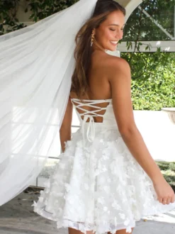 Robes de mariée courtes courtes sans bretelles sans manches A-Line taille naturelle robes de mariée en dentelle