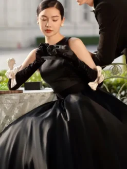Robes de mariée noires en tissu satiné A-ligne sans manches longueur au sol robe de mariée personnalisation gratuite