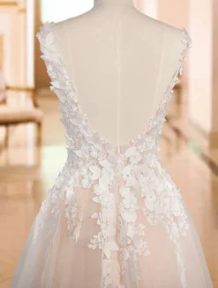 Robes de mariée rose en tulle col V dos nu décoré des fleurs à traîne