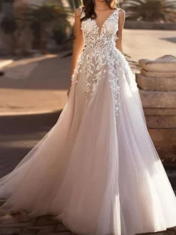 Robes de mariée rose en tulle col V dos nu décoré des fleurs à traîne