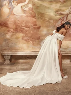 Robes de mariée Vintage col bateau sans manches tissu en Satin avec traîne plissée robes traditionnelles pour la mariée