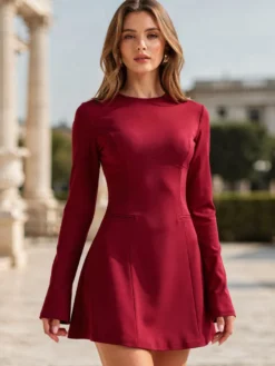Robe trapèze courte à manches longues et coutures structurées sophistiquées pour femme 2026
