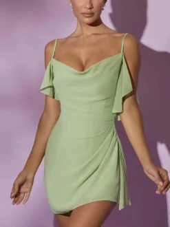Robe verte sexy mini à volants irréguliers et sans manches col carré idéale pour une soirée en amoureux.
