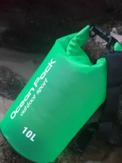 Sac étanche 10L semi-transparent en PVC à fermeture enroulable format océan