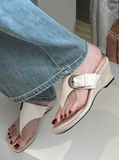 Sandales compensées pour femmes tongs en daim avec boucle