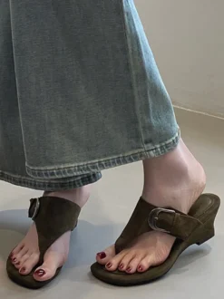 Sandales compensées pour femmes tongs en daim avec boucle