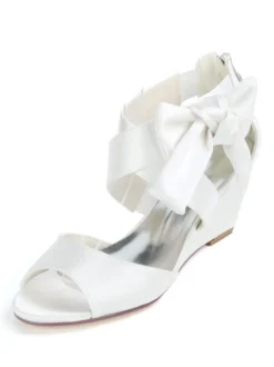 Sandales de mariée rouge en satin décoré de noeud chaussures de mariage rouge
