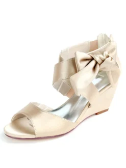 Sandales de mariée rouge en satin décoré de noeud chaussures de mariage rouge