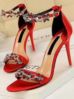 Sandales femme noir en satin décoré des diamants artificiels à talon haut