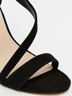 Sandales femme à talons hauts à lanière noir