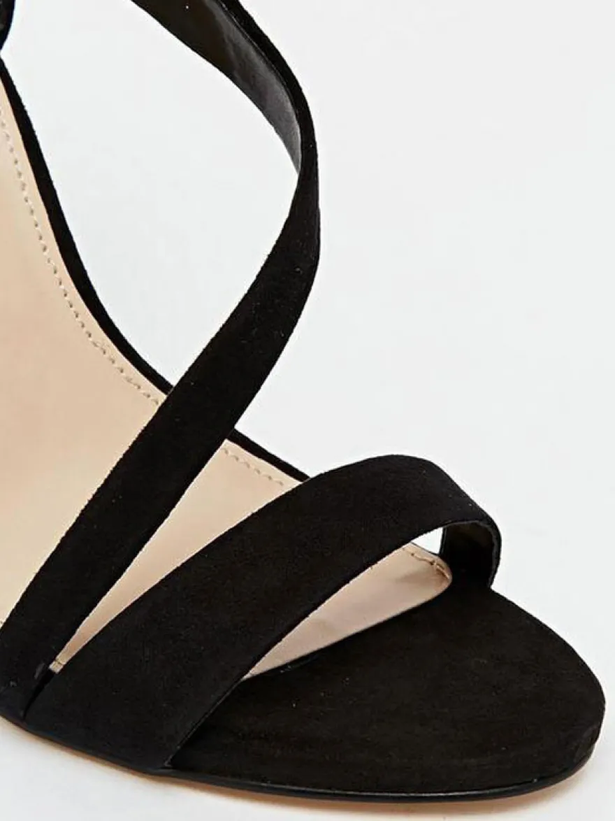 Sandales femme à talons hauts à lanière noir