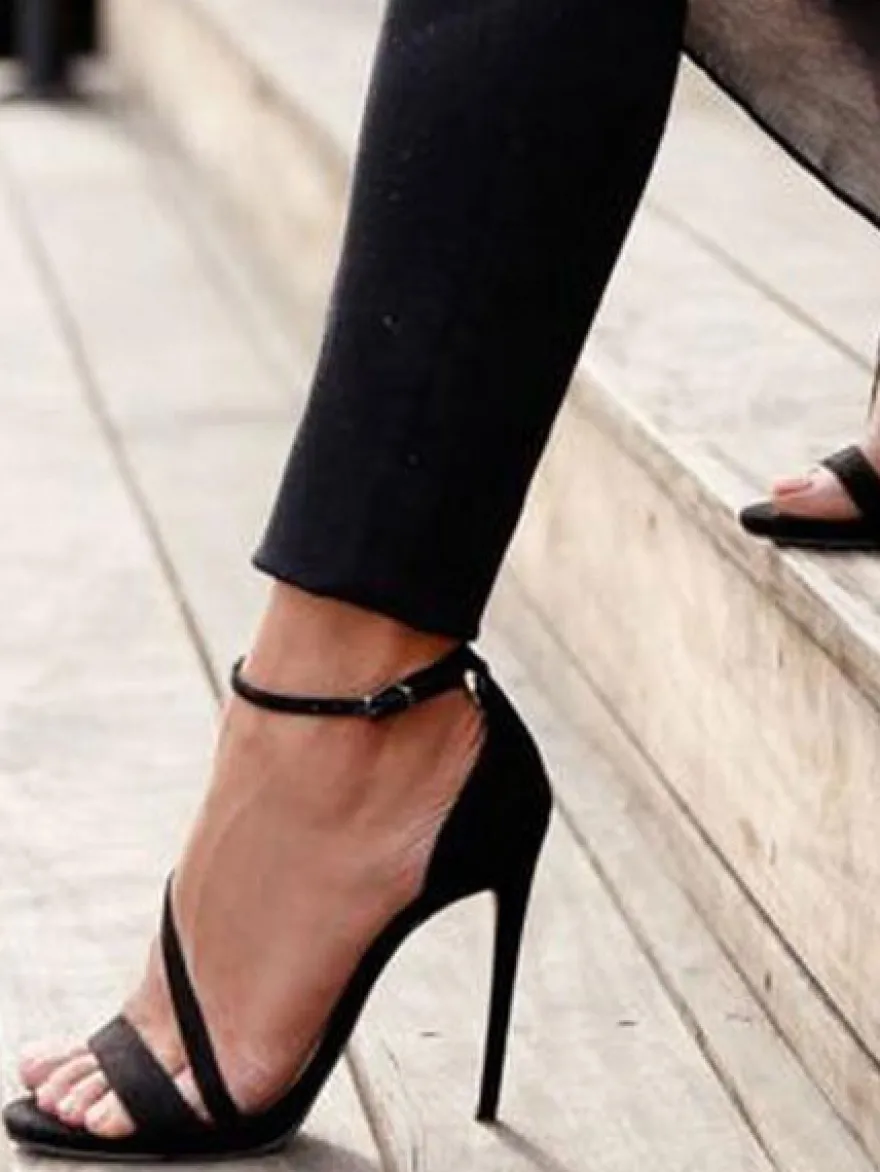 Sandales femme à talons hauts à lanière noir