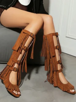 Sandales gladiateur en daim bout ouvert boucle chaussures plates à pompons