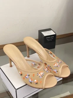 Sandales mules roses en maille à bout ouvert et imprimé floral à talons hauts