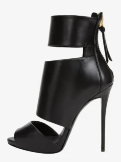 Sandales noires à talons hauts bout ouvert brides et talons aiguilles