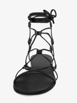 Sandales plates noires à lacets et bout ouvert pour femmes