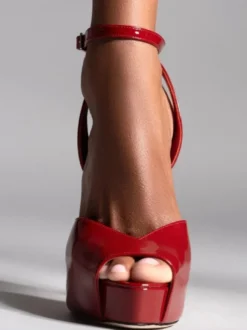 Sandales sexy à bout ouvert et talons hauts pour femmes avec plateforme et bride cheville.