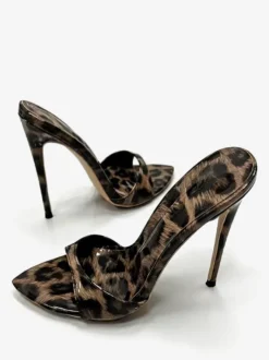 Sandales à talons aiguilles léopard bout ouvert sans talon.