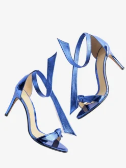 Sandales à talons hauts métallisées à bout ouvert et nœud pour femmes idéales pour les bals de fin d'année.