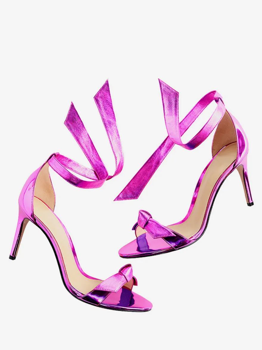 Sandales à talons hauts métallisées à bout ouvert et nœud pour femmes idéales pour les bals de fin d'année.