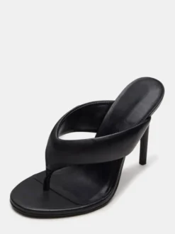 Sandales tongs noires à talons hauts et dos nu