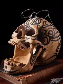 Sculpture de crâne d'Halloween décoration médiévale sombre