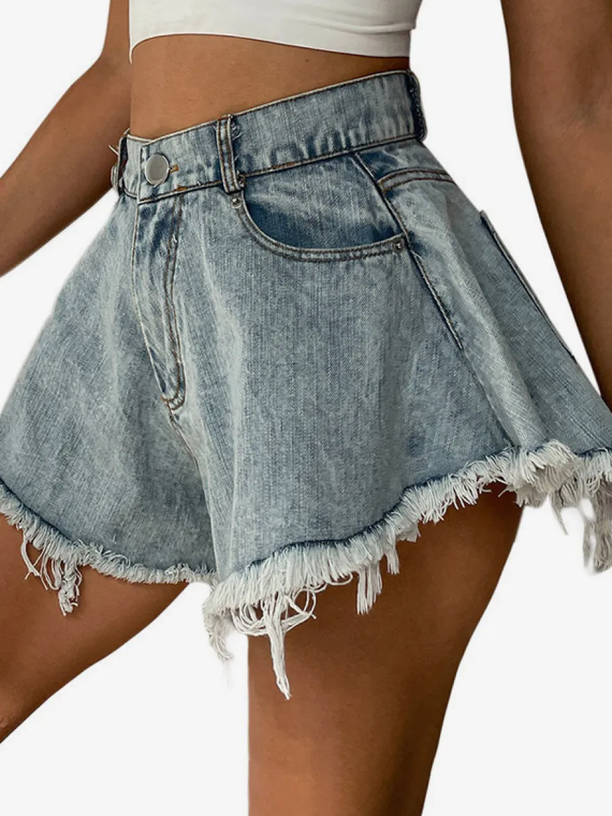Short en jean taille haute à franges brutes jambes larges coupe trapèze.