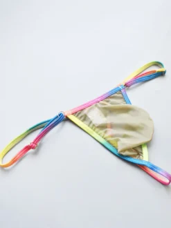 String pour homme avec ceinture arc-en-ciel en maille transparente