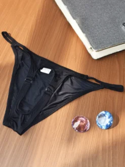 String pour homme en soie glacée ouvert sur le devant avec ceinture élastique noire